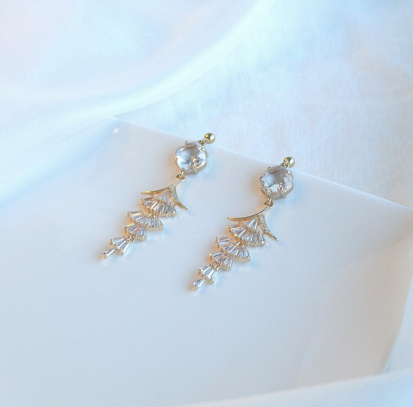 Chandelier Bridal Statement Earrings; Wedding Jewellery; Crystal Earrings; Dangle Earrings; Bride Earrings; Bride gift; Party Earrings