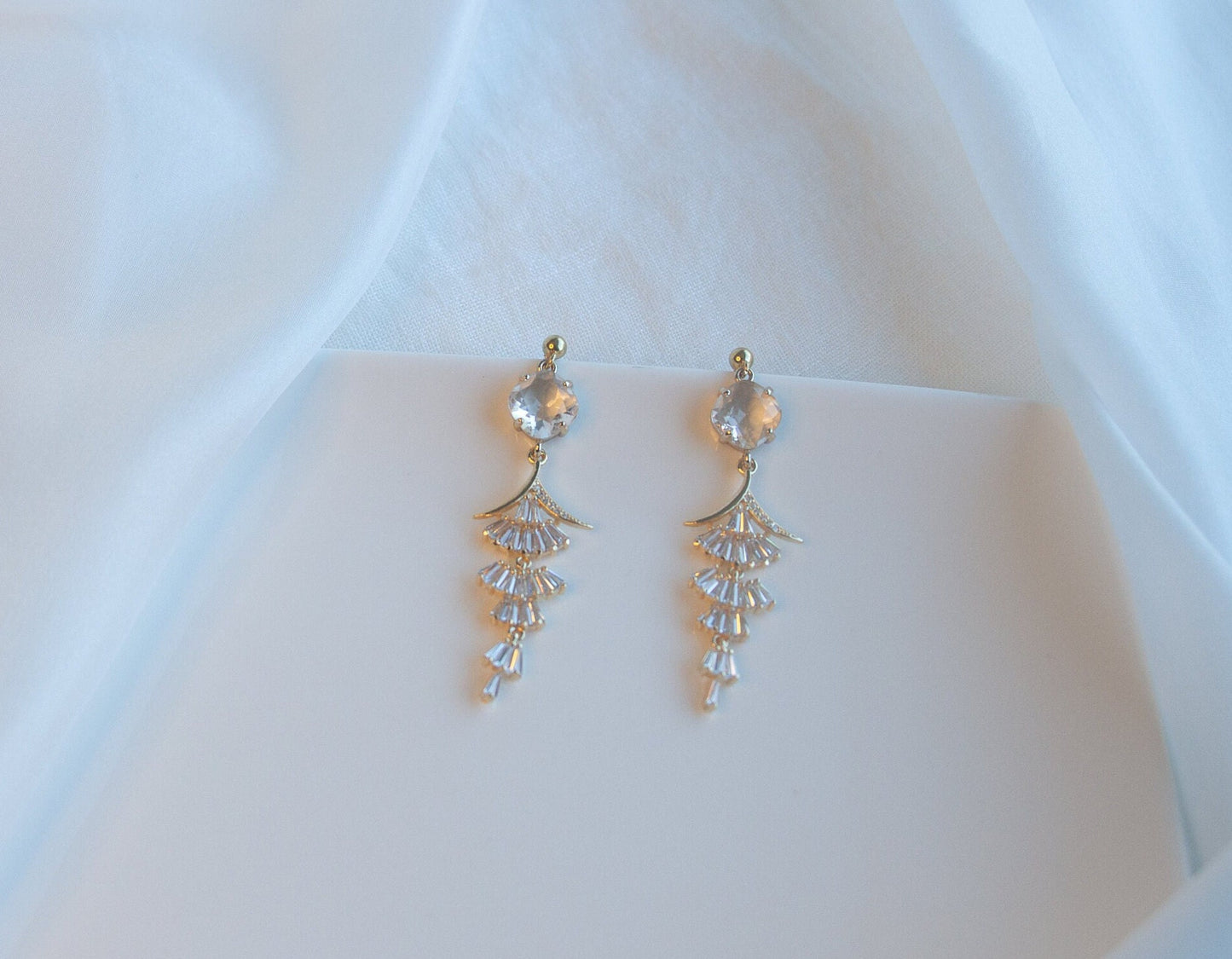 Chandelier Bridal Statement Earrings; Wedding Jewellery; Crystal Earrings; Dangle Earrings; Bride Earrings; Bride gift; Party Earrings