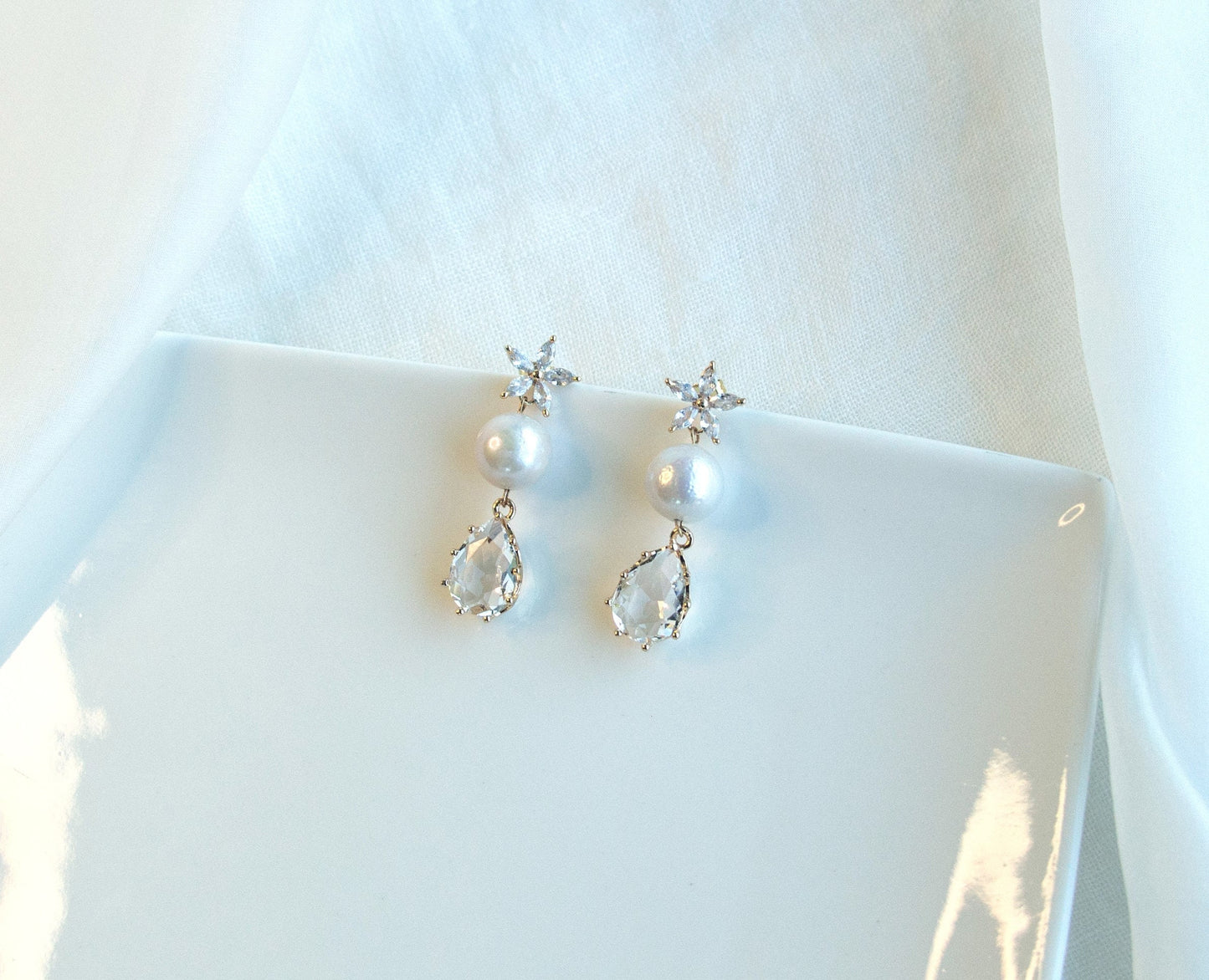 Natural Freshwater Pearls Bridal Earrings; Dangle Earrings; Crystal Earrings; Statement Earrings; Wedding jewellery; Floral Earrings;