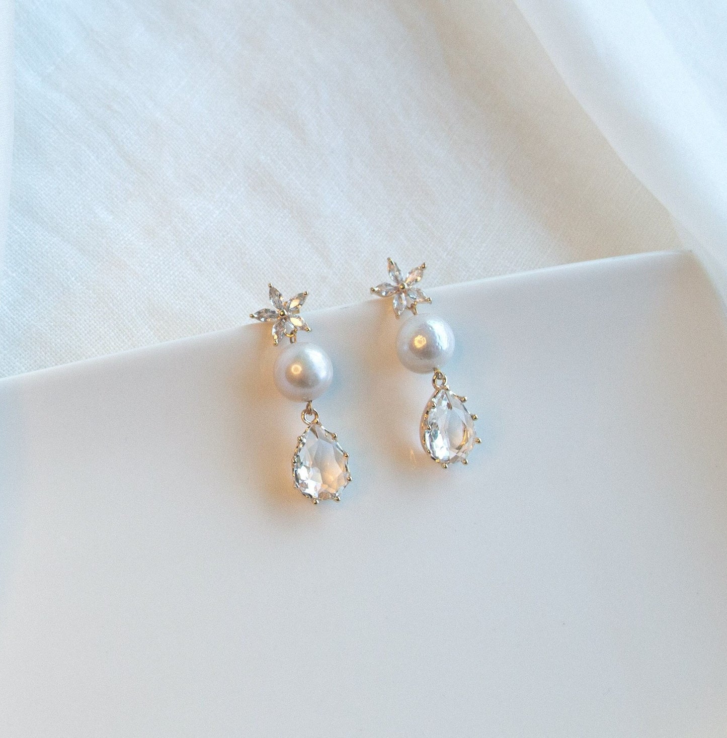 Natural Freshwater Pearls Bridal Earrings; Dangle Earrings; Crystal Earrings; Statement Earrings; Wedding jewellery; Floral Earrings;