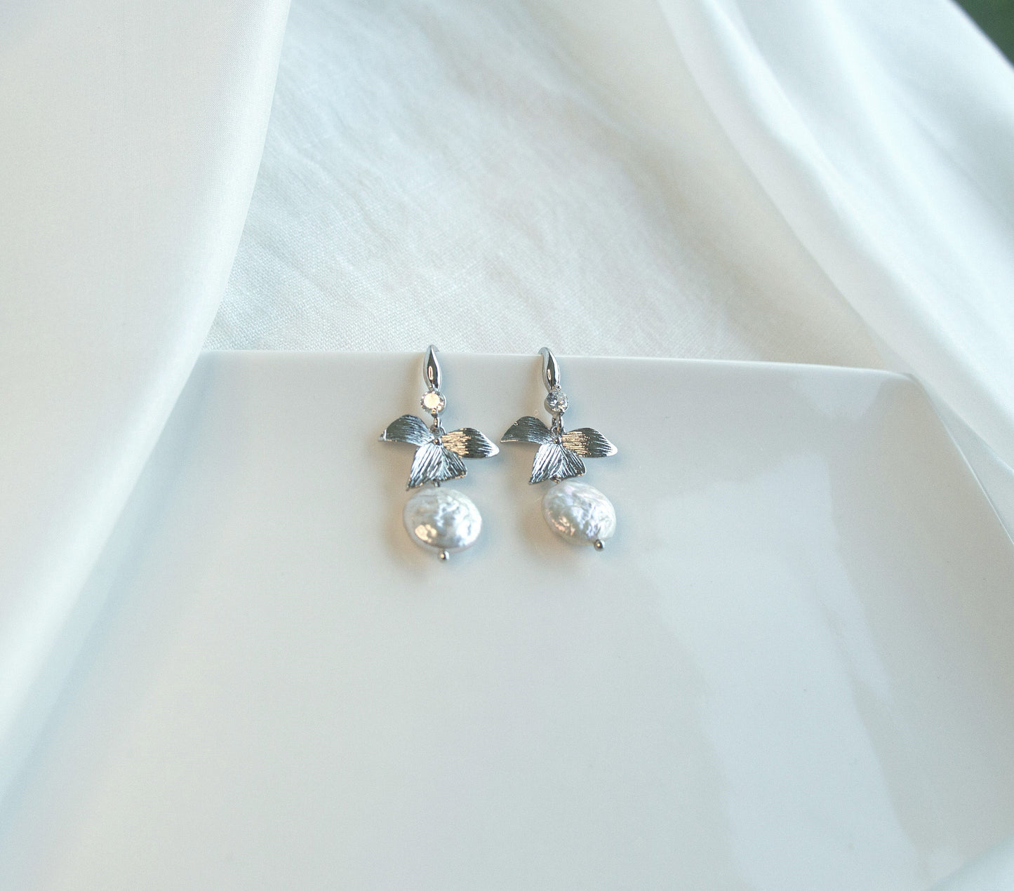 Natural Freshwater Pearls Bridal Earrings; Dangle Earrings; Drop Earrings; Wedding jewellery; Silver Earrings; Gift for Her