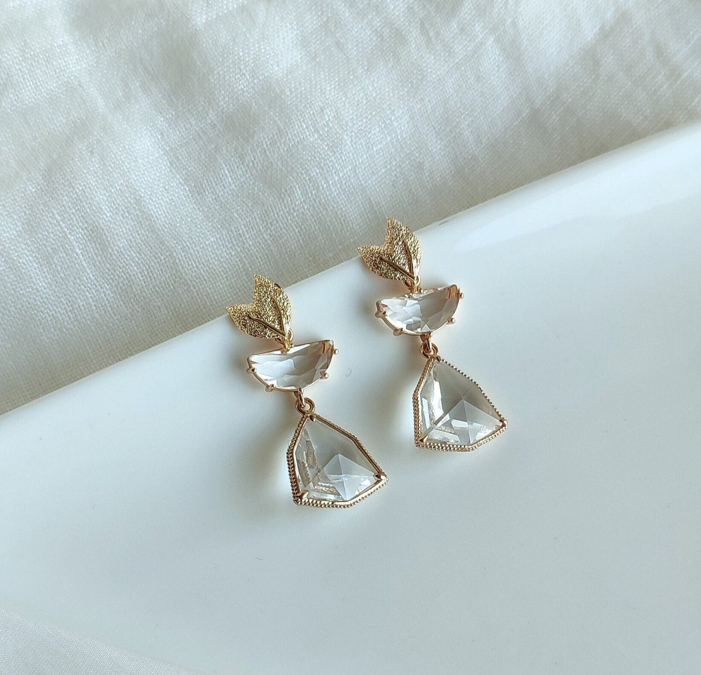 Gold Bridal Statement Earrings; Wedding Earrings; Crystal Earrings; Gold Leaves Earrings; Dangle Earrings; Gift for Bride; Party Earrings