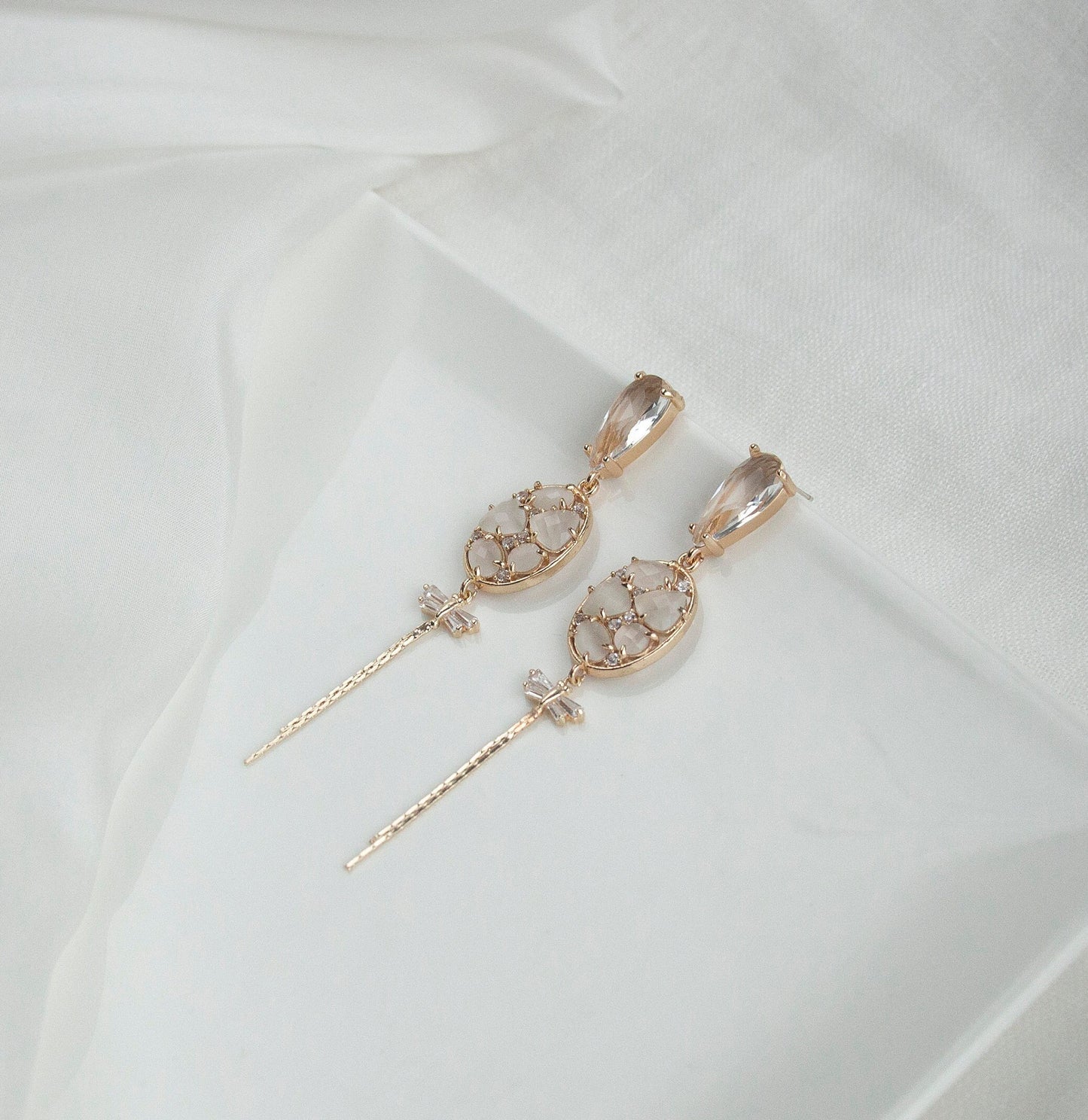 Bridal Statement Dangle Earrings; Crystal Earrings; Gold Earrings; Party Earrings; Gift for her; Wedding Earrings; Gift for Bride