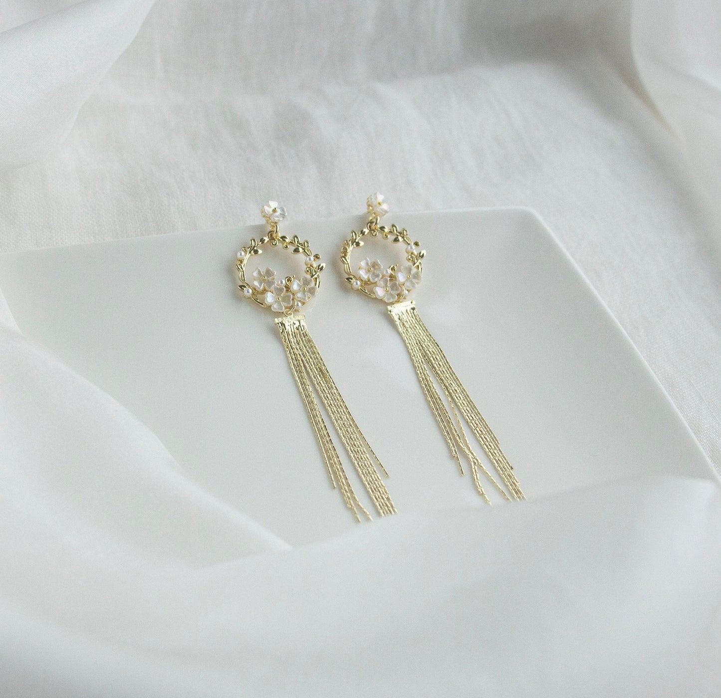 Gold floral Statement Earrings; Chandelier earrings; Dangle Earrings; Long Earrings; Chain Earrings; Party earrings; Wedding earrings