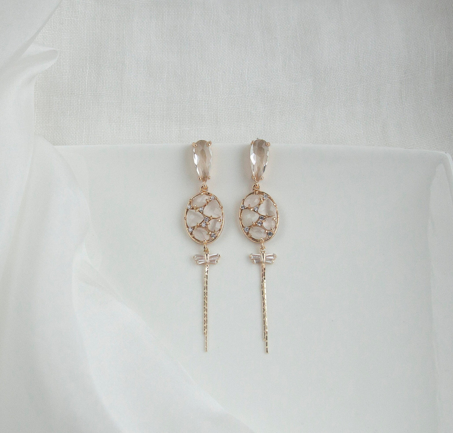 Bridal Statement Dangle Earrings; Crystal Earrings; Gold Earrings; Party Earrings; Gift for her; Wedding Earrings; Gift for Bride
