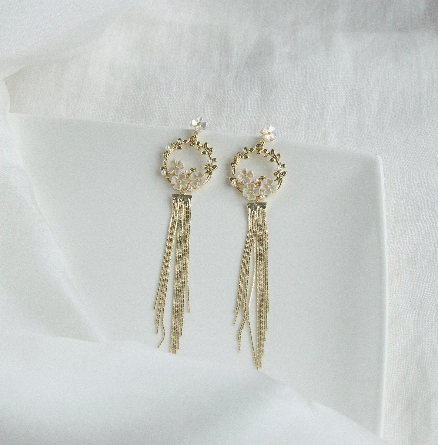 Gold floral Statement Earrings; Chandelier earrings; Dangle Earrings; Long Earrings; Chain Earrings; Party earrings; Wedding earrings