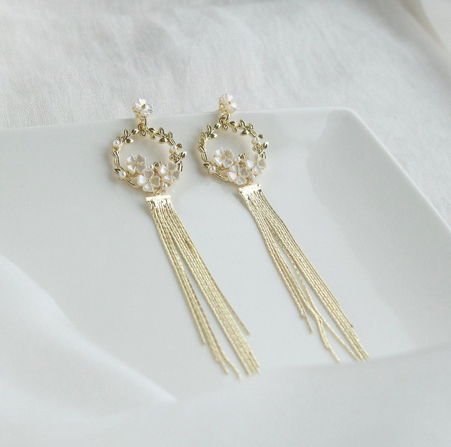 Gold floral Statement Earrings; Chandelier earrings; Dangle Earrings; Long Earrings; Chain Earrings; Party earrings; Wedding earrings