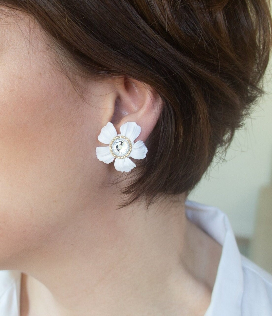 Bridal Floral Earrings; Large white Flower Earrings; Wedding Jewellery; Large Drop earrings; White, Gold, Crystal Earrings; Gift for Bride