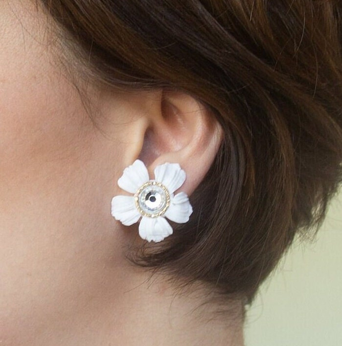Bridal Floral Earrings; Large white Flower Earrings; Wedding Jewellery; Large Drop earrings; White, Gold, Crystal Earrings; Gift for Bride