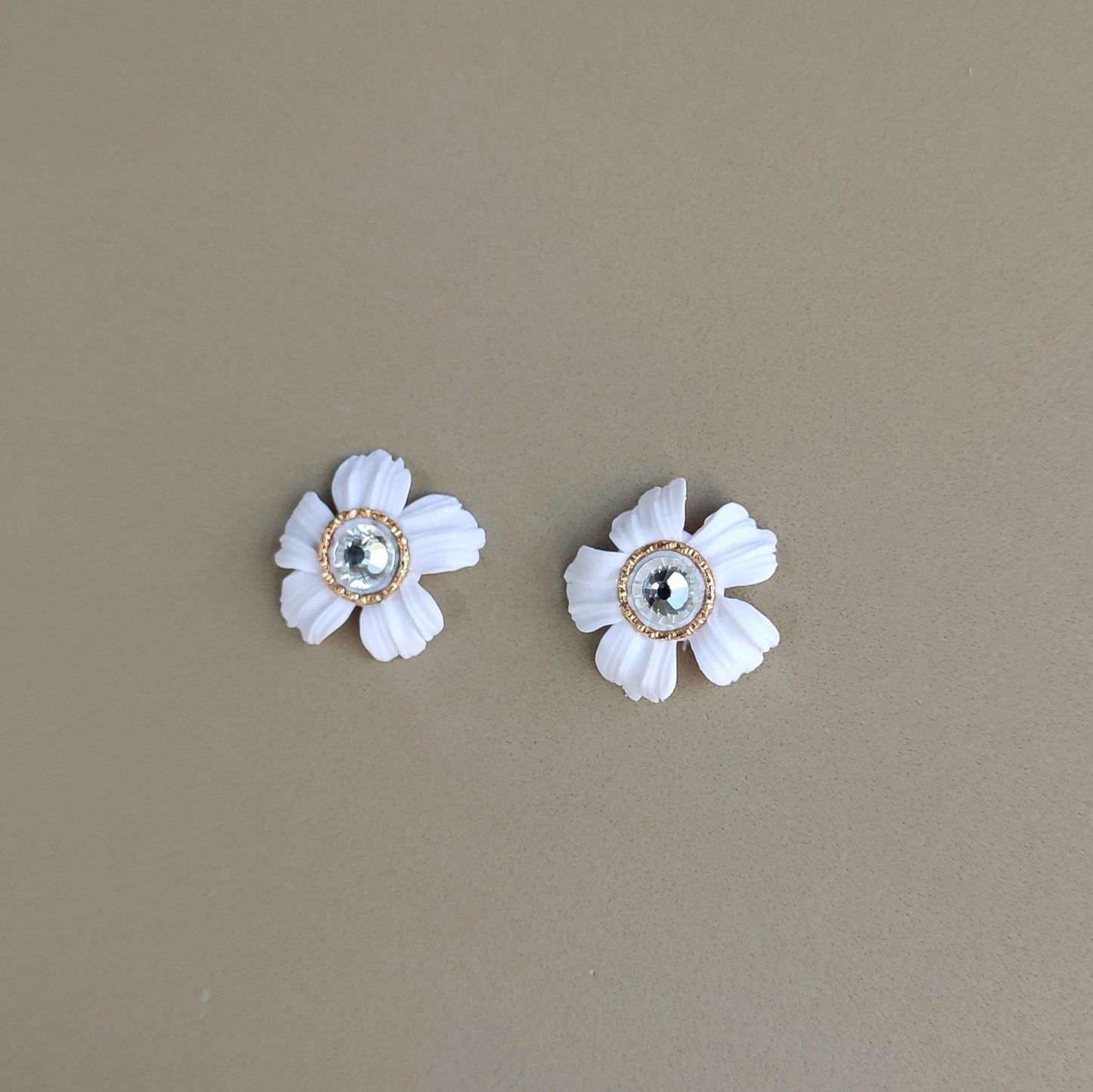 Bridal Floral Earrings; Large white Flower Earrings; Wedding Jewellery; Large Drop earrings; White, Gold, Crystal Earrings; Gift for Bride