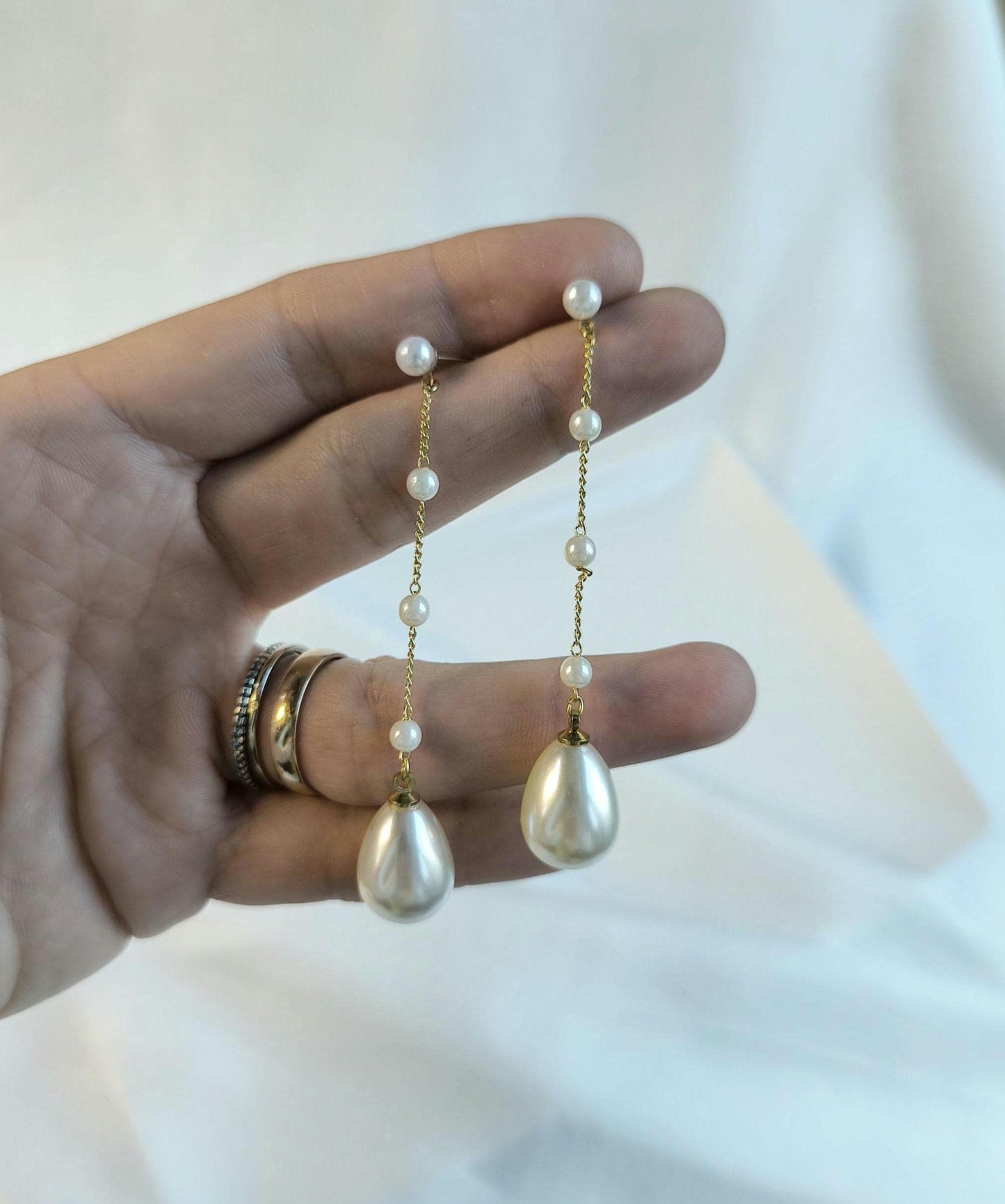 Bridal Statement Earrings; Gold Earrings; Pearl Earrings; Dangle Earrings; Chain Earrings; Wedding jewellery; Gift for Bride; Gift for Her