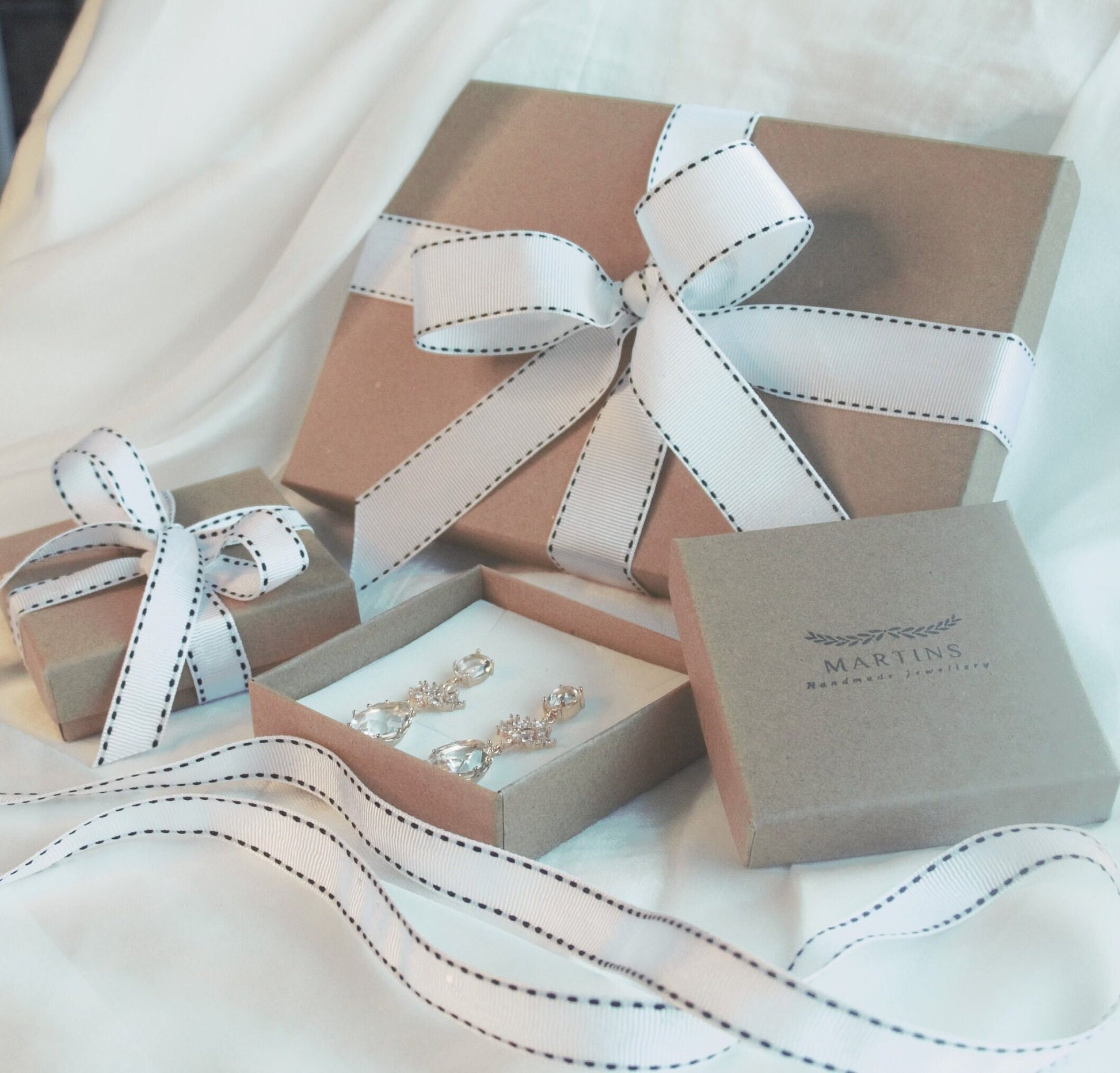 Golden Bow Bridal Drop Earrings; Pearl Earrings; Wedding Earrings; Bridal Studs; Bow Earrings; Zirconia Earrings;Gift for Bride;Gift for Her