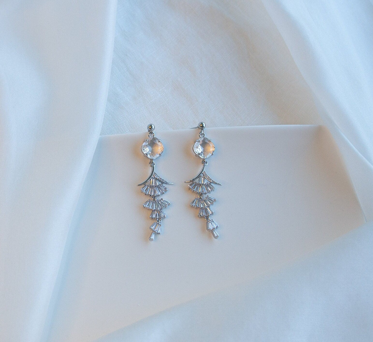 Chandelier Bridal Statement Earrings; Wedding Jewellery; Crystal Earrings; Dangle Earrings; Bride Earrings; Bride gift; Party Earrings
