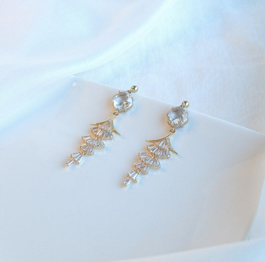 Chandelier Bridal Statement Earrings; Wedding Jewellery; Crystal Earrings; Dangle Earrings; Bride Earrings; Bride gift; Party Earrings