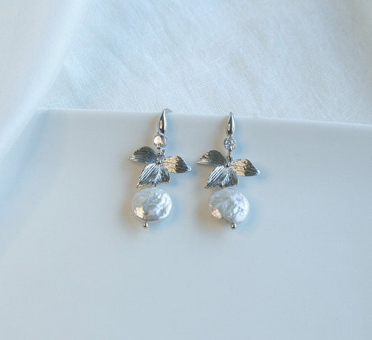 Natural Freshwater Pearls Bridal Earrings; Dangle Earrings; Drop Earrings; Wedding jewellery; Silver Earrings; Gift for Her