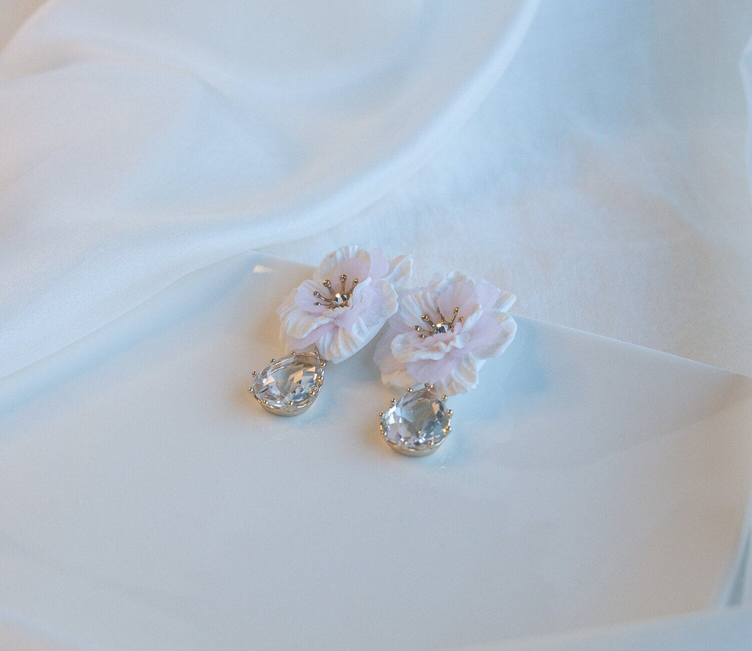 Bridal Statement Floral Earrings; Large white Flower Earrings; Wedding Jewellery; Crystal Earrings; Dangle Earrings; Gift for B;