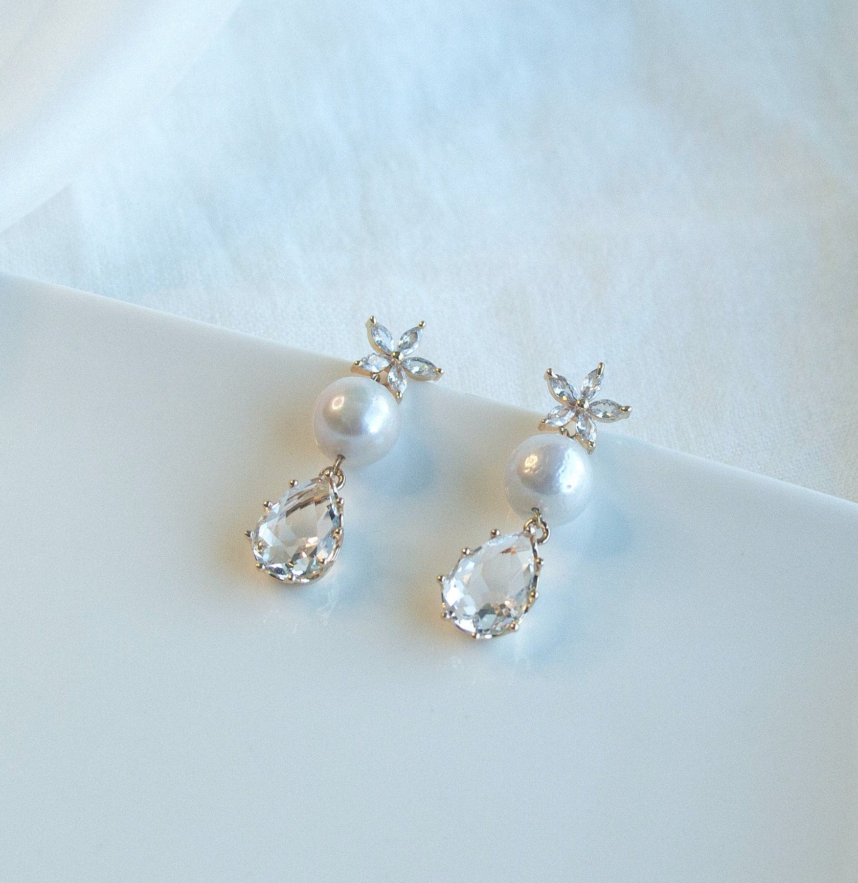 Natural Freshwater Pearls Bridal Earrings; Dangle Earrings; Crystal Earrings; Statement Earrings; Wedding jewellery; Floral Earrings;