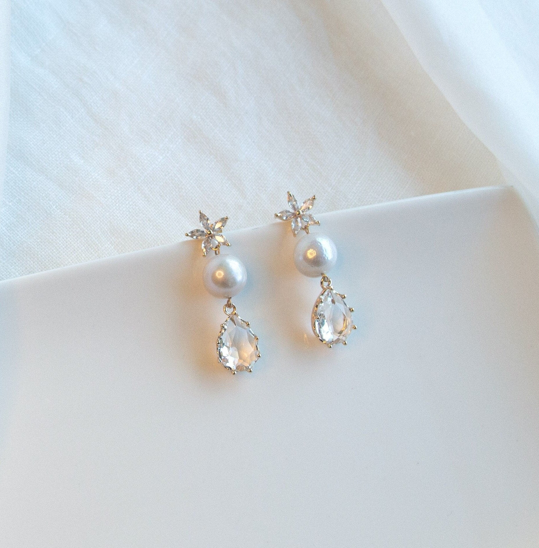 Natural Freshwater Pearls Bridal Earrings; Dangle Earrings; Crystal Earrings; Statement Earrings; Wedding jewellery; Floral Earrings;