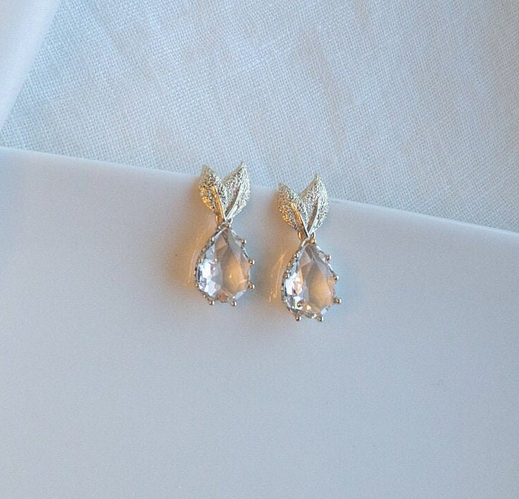 Bridal Gold Leaf Drop Earrings; Crystal Earrings; Wedding Jewellery; Tear drop Earrings; Bride Earrings; Bride Gift; Party earrings