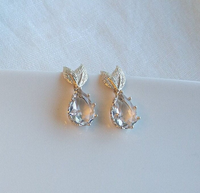 Bridal Gold Leaf Drop Earrings; Crystal Earrings; Wedding Jewellery; Tear drop Earrings; Bride Earrings; Bride Gift; Party earrings