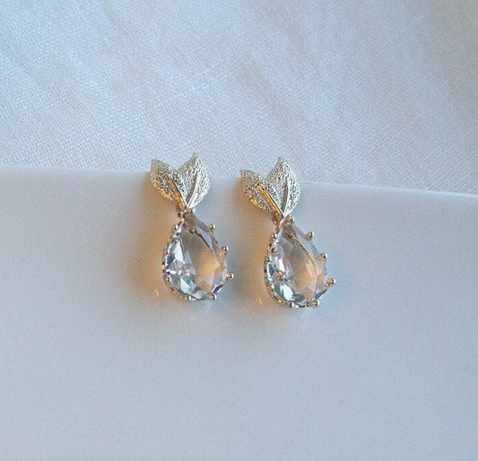 Bridal Gold Leaf Drop Earrings; Crystal Earrings; Wedding Jewellery; Tear drop Earrings; Bride Earrings; Bride Gift; Party earrings