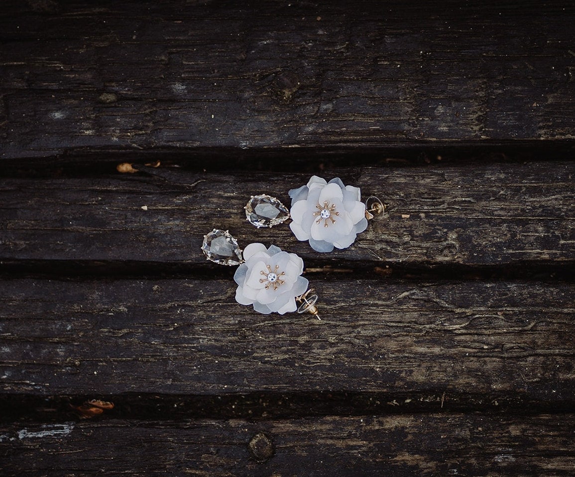 Bridal Statement Floral Earrings; Large white Flower Earrings; Wedding Jewellery; Crystal Earrings; Dangle Earrings; Gift for B;