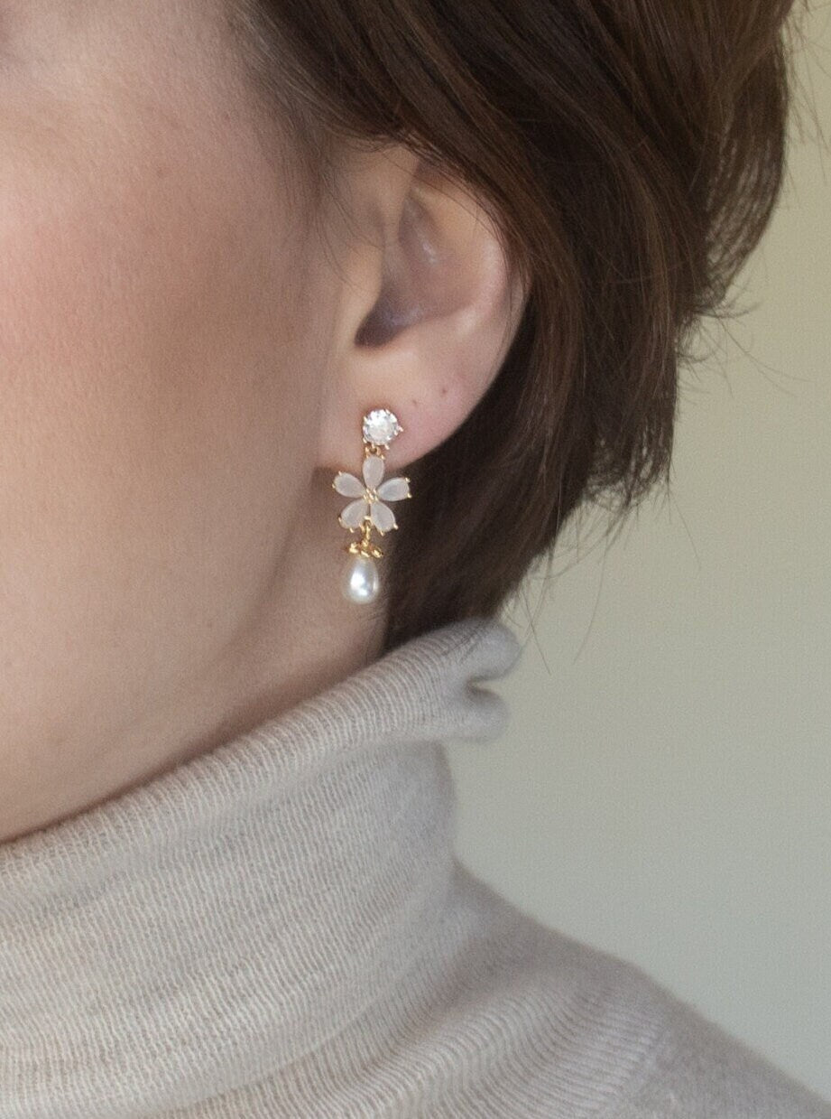 Bridal Drop Earrings; Bridal Dangle Earrings; Floral Earrings; Crystal Earrings; Wedding jewellery; Gift for Her; Pearl Earrings
