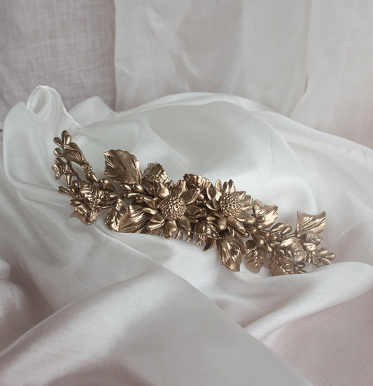 Gold Floral Bridal Haircomb; Bridal Headpiece; Handmade Wedding Jewellery; Bridal Vintage Gold Hair Acessory; Bridal Hair Pin;Gift for Bride