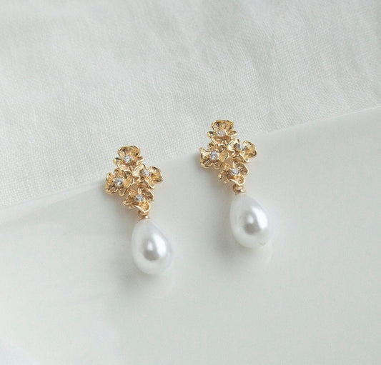 Bridal Gold & Pearl Earrings; Gold Floral Earrings; Wedding Earrings; Bridal Dangle Earrings; Bridal Studs; Crystal Earring; Gift for Bride;