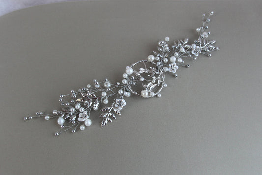 Silver & White Floral Bridal Hair piece; Bridal Headpiece; Bridal Hair Acessory; Bridal Hair Pin; Bridal Haircomb;Handmade Wedding Jewellery