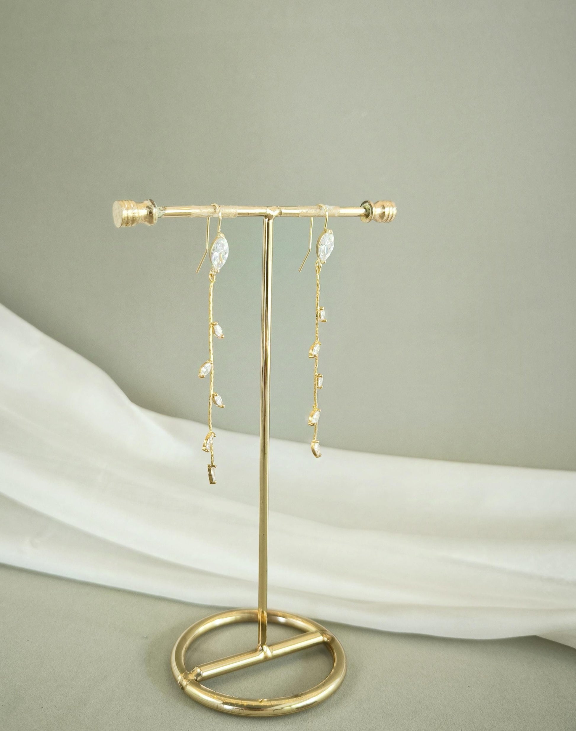 Gold Bridal Earrings; Party & Evening Earrings; Dangle Earrings; Crystal Earrings; Wedding / Bridal jewellery; Maid of honor; Gift for Bride