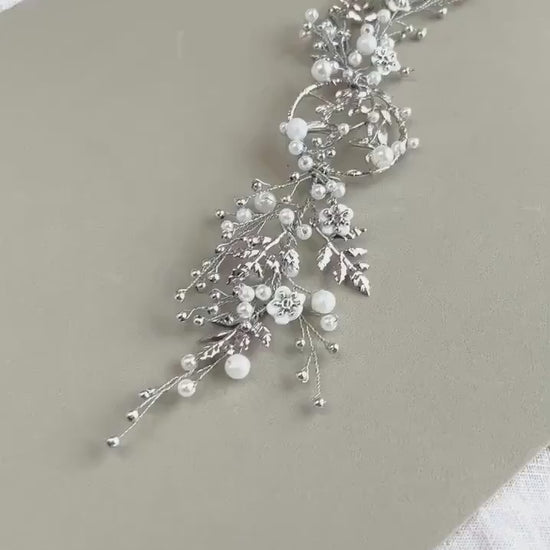 Silver & White Floral Bridal Hair piece; Bridal Headpiece; Bridal Hair Acessory; Bridal Hair Pin; Bridal Haircomb;Handmade Wedding Jewellery