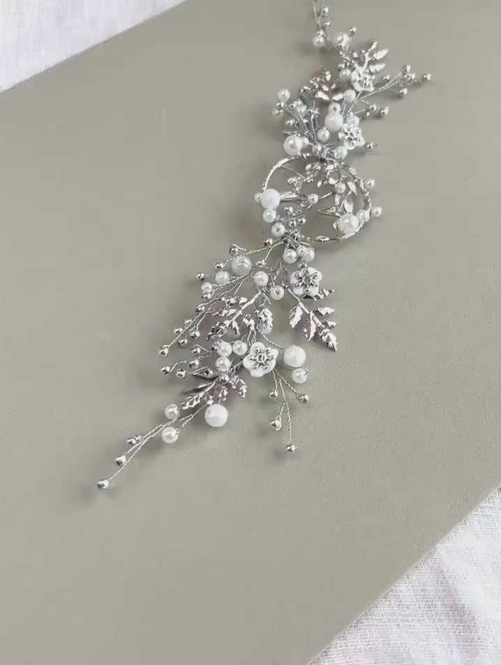 Silver & White Floral Bridal Hair piece; Bridal Headpiece; Bridal Hair Acessory; Bridal Hair Pin; Bridal Haircomb;Handmade Wedding Jewellery