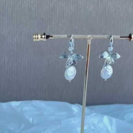 Natural Freshwater Pearls Bridal Earrings; Dangle Earrings; Drop Earrings;  Wedding jewellery; Silver Earrings; Gift for Her