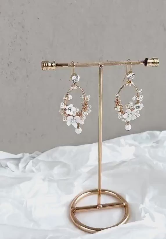 Bridal Statement Floral Earrings; White Flowers Earrings; Pearl Earrings; Wedding earrings; Crystal Earrings; Dangle Earrings;Gift for Bride