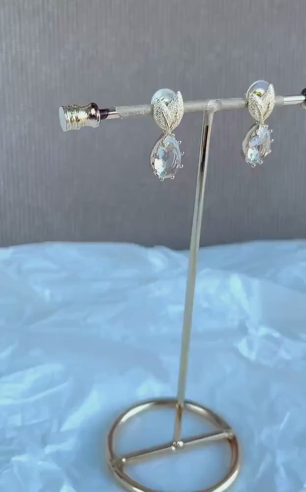 Bridal Gold Leaf Drop Earrings; Crystal Earrings; Wedding Jewellery; Tear drop Earrings; Bride Earrings; Bride Gift; Party earrings
