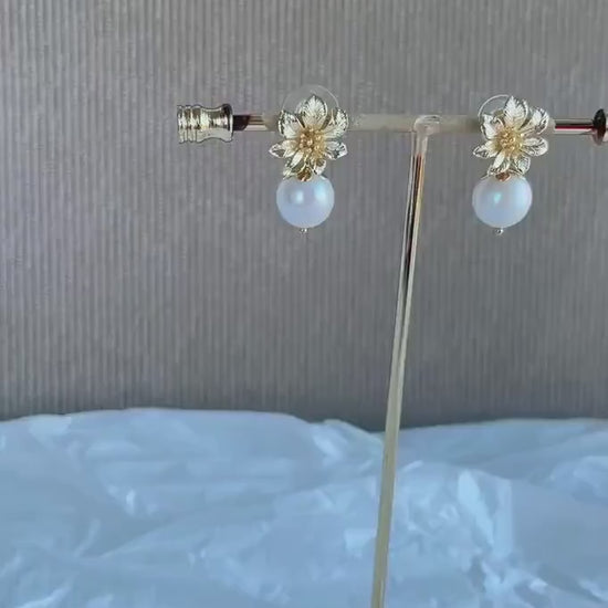 Gold Bridal drop Earrings; Golden flower Earrings; Natural Pearl Earrings; Wedding Earrings; Wedding Jewellery; Gift for Bride;